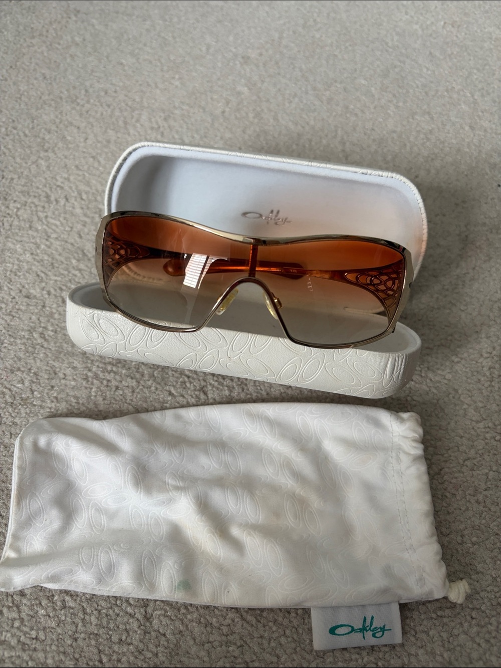 Oakley Vintage Dart Women's Brown Amber Gradient Shield Sunglasses